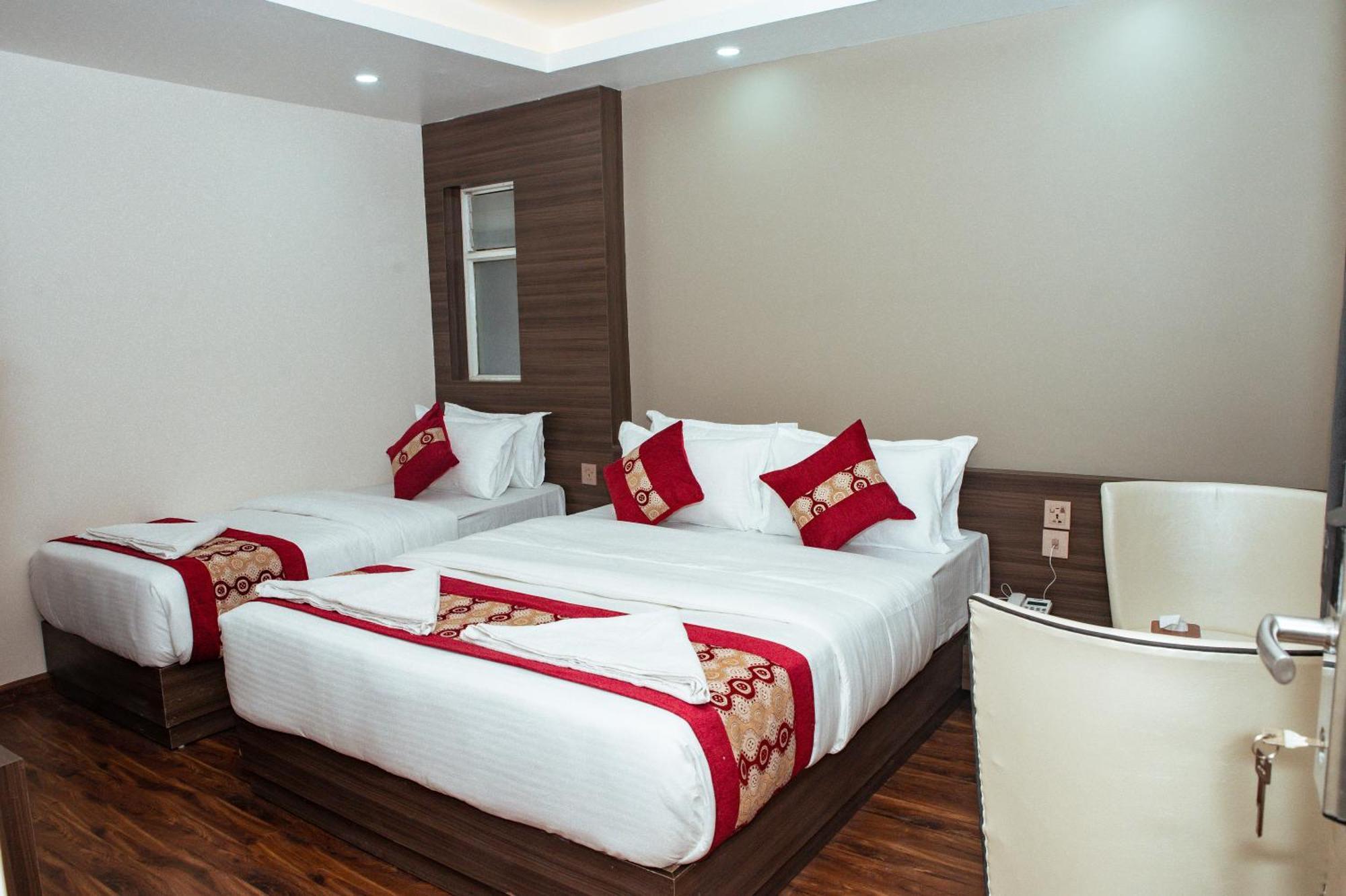 Kusum Airport Hotel Katmandu Dış mekan fotoğraf
