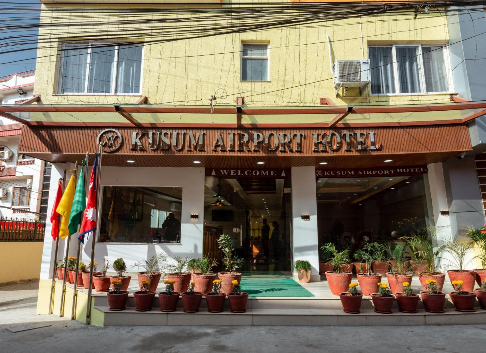 Kusum Airport Hotel Katmandu Dış mekan fotoğraf